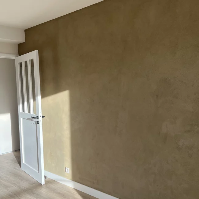 Mur en enduit chaux et argile salon